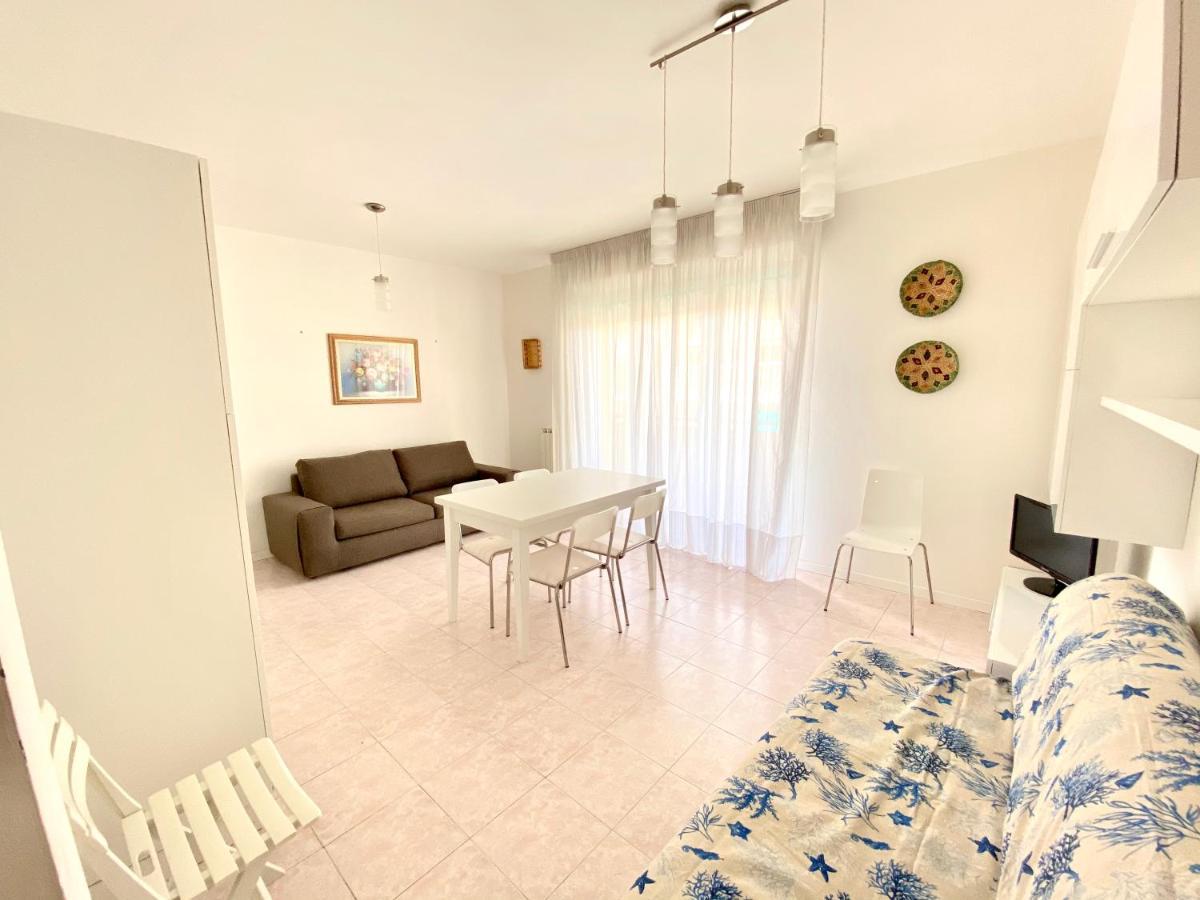 Residence Cristoforo Colombo - Carraro Immobiliare - Family Apartments Caorle Exteriér fotografie